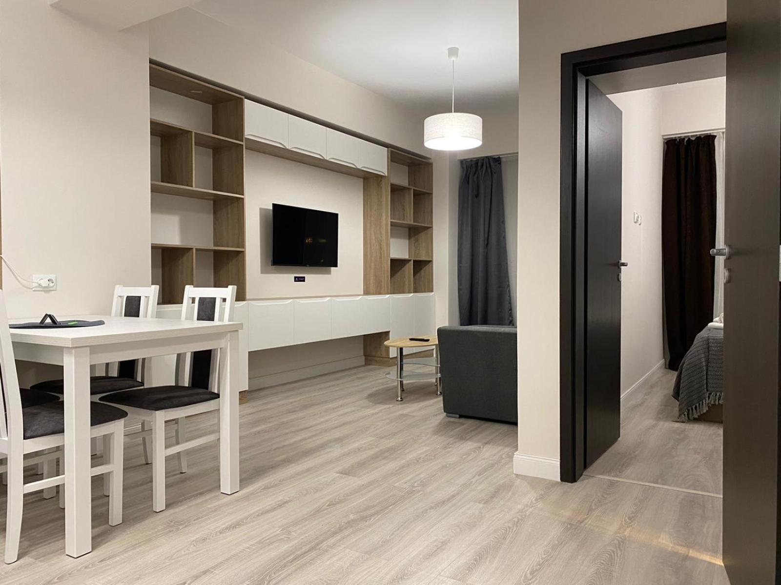 Lazar Towers Studios & Apartments Near Palas Яссы Экстерьер фото