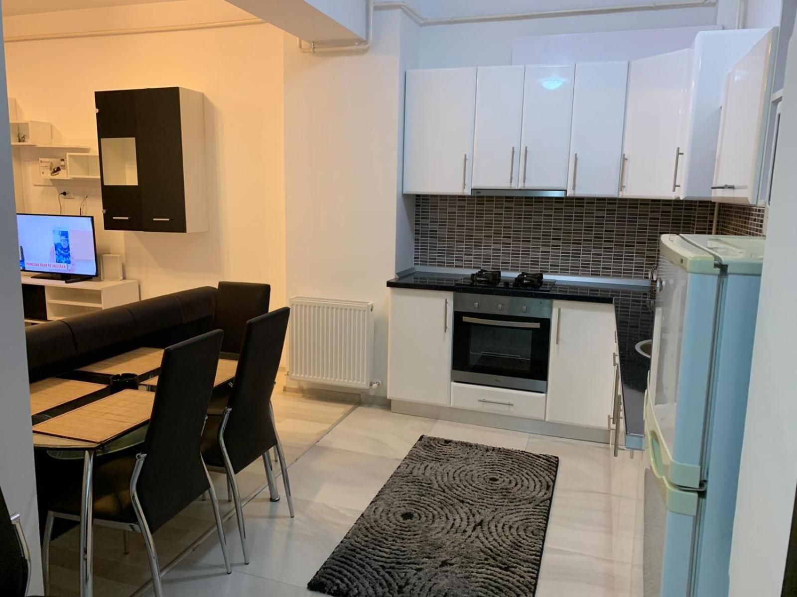 Lazar Towers Studios & Apartments Near Palas Яссы Экстерьер фото