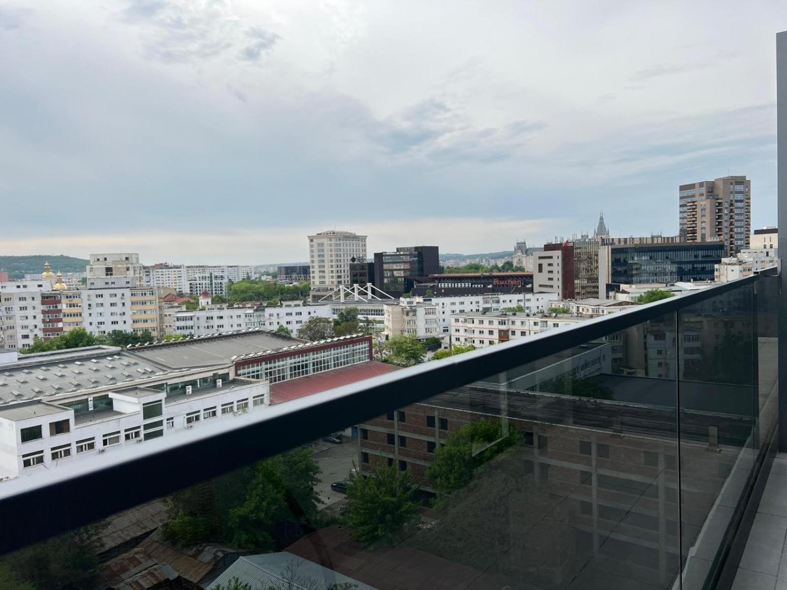 Lazar Towers Studios & Apartments Near Palas Яссы Экстерьер фото